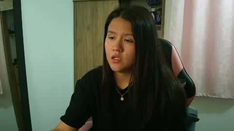 Olivia online show from May 11, 2:45 pm