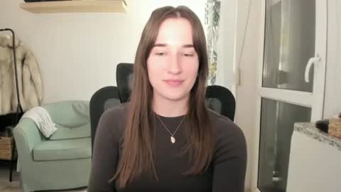 Snapshot of oliviaaa2003 chatting on February 15, 4:58 pm Oliwiaa2004 online show from February 15, 4:58 pm