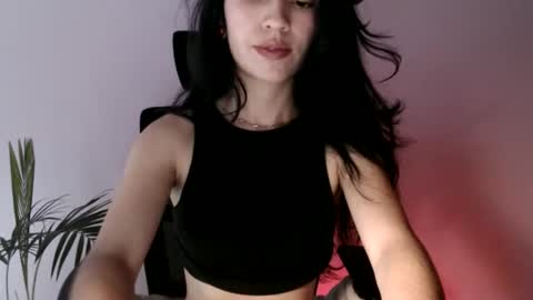 oliviaaa__ online show from February 13, 4:03 pm
