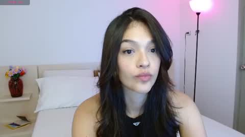 Snapshot of oliviabran_ chatting on July 18, 12:42 pm Olivia Bram online show from July 18, 12:42 pm