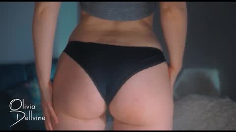 Snapshot of oliviadellvine chatting on March 5, 2:40 am Olivia online show from March 5, 2:40 am