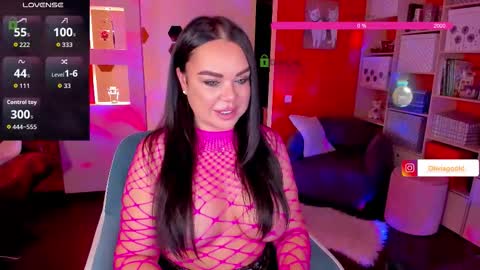 Oliviagoold online show from November 4, 10:58 am