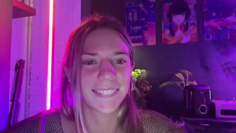 Snapshot of oliviahansleyy chatting on December 19, 4:45 am Olivia online show from December 19, 4:45 am