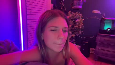 Snapshot of oliviahansleyy chatting on January 30, 4:27 am Olivia online show from January 30, 4:27 am