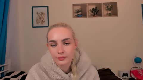 oliviaBeauty online show from April 19, 5:34 pm