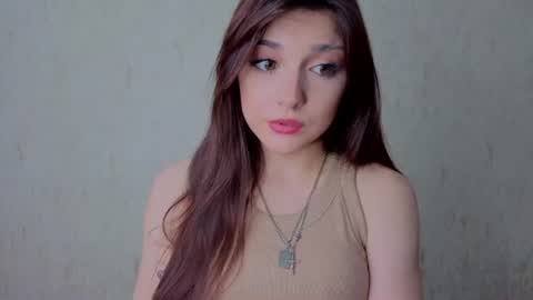 Snapshot of oliviahoresnev chatting on June 16, 5:48 pm Olivia online show from June 16, 5:48 pm