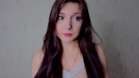 Snapshot of oliviahoresnev chatting on June 26, 2:10 pm Olivia online show from June 26, 2:10 pm