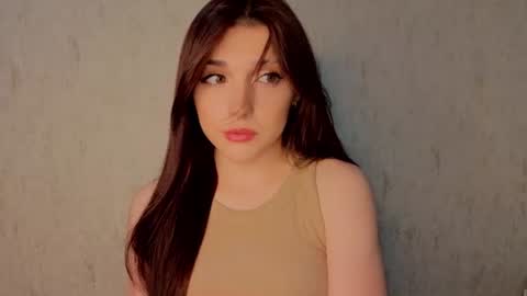 Snapshot of oliviahoresnev chatting on June 28, 5:52 pm Olivia online show from June 28, 5:52 pm