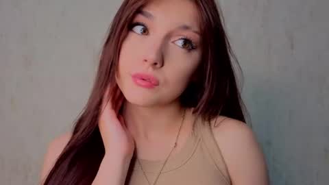 Snapshot of oliviahoresnev chatting on July 15, 3:39 pm Olivia online show from July 15, 3:39 pm