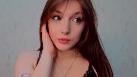 Snapshot of oliviahoresnev chatting on August 4, 4:20 pm Olivia online show from August 4, 4:20 pm