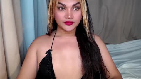 Snapshot of oliviahot22 chatting on March 2, 7:10 am oliviahot22 online show from March 2, 7:10 am