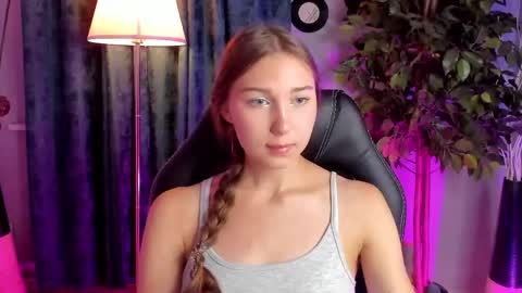 olivialangs online show from May 19, 11:05 am