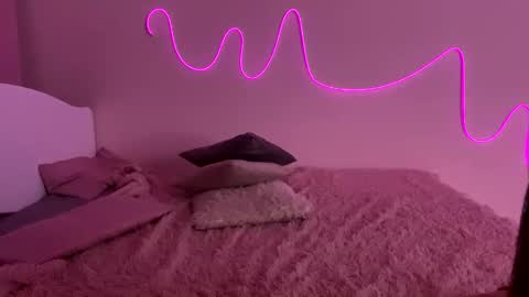 Olivia online show from December 12, 5:37 pm