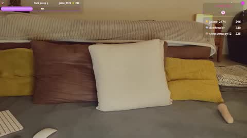 Olivia online show from March 2, 10:49 pm