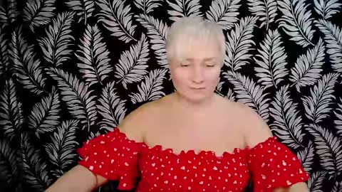 Snapshot of oliviaoskar_ chatting on December 9, 12:19 pm Kelly online show from December 9, 12:19 pm