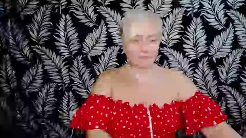 Snapshot of oliviaoskar_ chatting on December 9, 3:22 pm Kelly online show from December 9, 3:22 pm