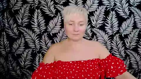 Snapshot of oliviaoskar_ chatting on December 13, 5:43 pm Kelly online show from December 13, 5:43 pm