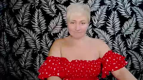 Snapshot of oliviaoskar_ chatting on December 15, 2:48 pm Kelly online show from December 15, 2:48 pm
