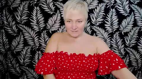 Snapshot of oliviaoskar_ chatting on December 20, 1:43 pm Kelly online show from December 20, 1:43 pm