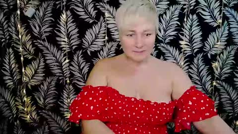 Snapshot of oliviaoskar_ chatting on December 22, 3:33 pm Kelly online show from December 22, 3:33 pm