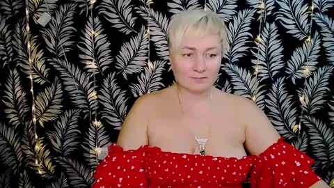 Snapshot of oliviaoskar_ chatting on December 27, 5:59 pm Kelly online show from December 27, 5:59 pm