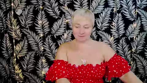 Snapshot of oliviaoskar_ chatting on December 29, 12:01 pm Kelly online show from December 29, 12:01 pm
