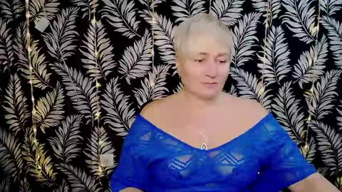 Snapshot of oliviaoskar_ chatting on December 31, 12:15 pm Kelly online show from December 31, 12:15 pm