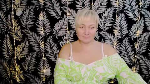 Snapshot of oliviaoskar_ chatting on January 4, 12:16 pm Kelly online show from January 4, 12:16 pm