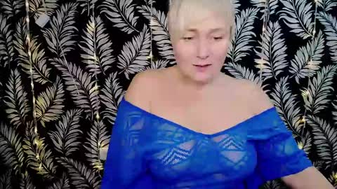 Snapshot of oliviaoskar_ chatting on January 6, 3:19 pm Kelly online show from January 6, 3:19 pm