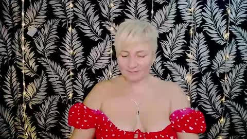 Snapshot of oliviaoskar_ chatting on January 12, 3:03 pm Kelly online show from January 12, 3:03 pm