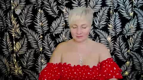 Snapshot of oliviaoskar_ chatting on January 18, 2:23 pm Kelly online show from January 18, 2:23 pm