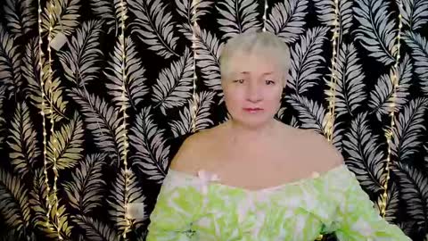 Snapshot of oliviaoskar_ chatting on February 3, 11:53 am Kelly online show from February 3, 11:53 am