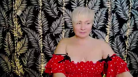 Snapshot of oliviaoskar_ chatting on February 10, 3:32 pm Kelly online show from February 10, 3:32 pm