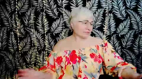 Kelly online show from April 26, 10:24 am
