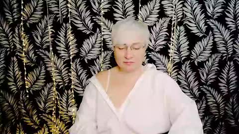 Kelly online show from May 15, 10:22 am