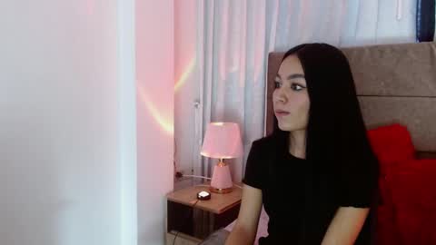 Snapshot of oliviapetit_ chatting on October 7, 2:14 pm OliviaPetit online show from October 7, 2:14 pm