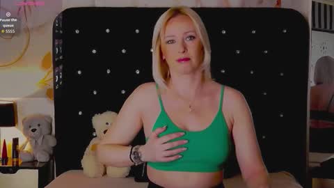 Olivia online show from March 9, 9:30 pm