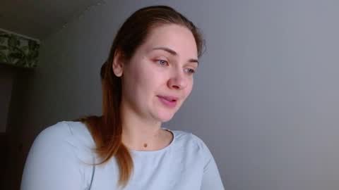 Snapshot of oliviashiny chatting on December 9, 5:40 am Olivia online show from December 9, 5:40 am