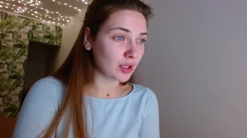 Snapshot of oliviashiny chatting on December 13, 5:16 am Olivia online show from December 13, 5:16 am