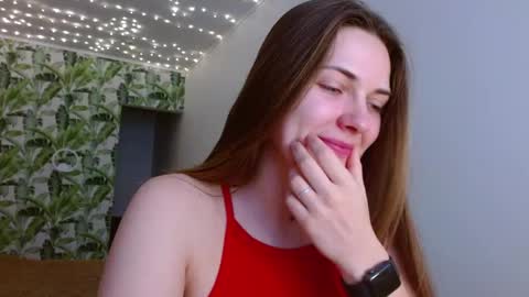 Snapshot of oliviashiny chatting on January 6, 5:30 am Olivia online show from January 6, 5:30 am