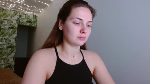 Snapshot of oliviashiny chatting on January 9, 5:23 am Olivia online show from January 9, 5:23 am