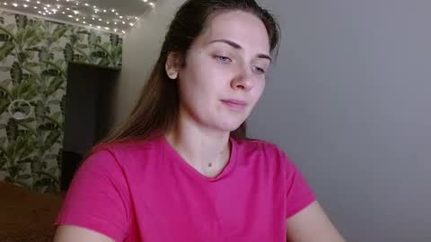 Snapshot of oliviashiny chatting on January 11, 5:31 am Olivia online show from January 11, 5:31 am