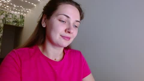 Snapshot of oliviashiny chatting on January 13, 5:23 am Olivia online show from January 13, 5:23 am