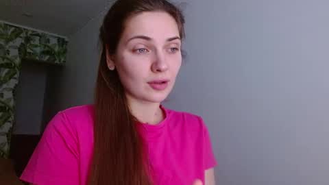 Snapshot of oliviashiny chatting on January 24, 5:31 am Olivia online show from January 24, 5:31 am