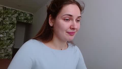 Snapshot of oliviashiny chatting on February 2, 5:32 am Olivia online show from February 2, 5:32 am