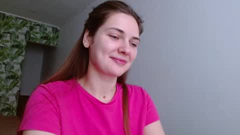 Snapshot of oliviashiny chatting on February 3, 5:29 am Olivia online show from February 3, 5:29 am