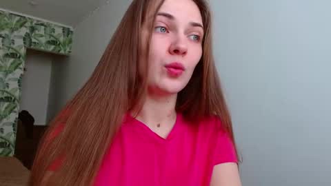 Snapshot of oliviashiny chatting on February 17, 5:36 am Olivia online show from February 17, 5:36 am