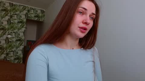 Snapshot of oliviashiny chatting on February 22, 5:23 am Olivia online show from February 22, 5:23 am