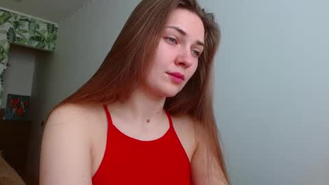 Snapshot of oliviashiny chatting on March 10, 5:22 am Olivia online show from March 10, 5:22 am