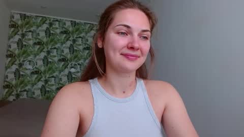 Snapshot of oliviashiny chatting on September 28, 4:29 am Olivia online show from September 28, 4:29 am